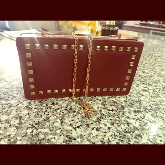 Beautiful leather red clutch - Picture 1 of 4